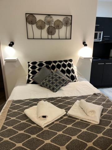 Studio Cosy Black - Cosy & Cocon Mulhouse Luaran gambar